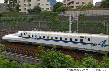 從東京品川區北品川權現山公園出發的東海道新幹線，7月4日 92196127
