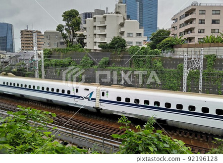 從東京品川區北品川權現山公園出發的東海道新幹線，7月4日 92196128