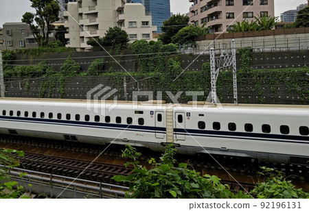 從東京品川區北品川權現山公園出發的東海道新幹線，7月4日 92196131