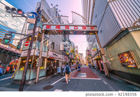 Tokyo cityscape in Japan There are no restrictions on behavior, but a BA.5 infection explodes. The shadow that creeps up again in the bar area of Shimbashi …… = July 1st Tokyo cityscape in Japan There are no restrictions on behavior, but a BA.5 infection explodes. The shadow that creeps up again in the bar area of Shimbashi …… = July 1st 92198356