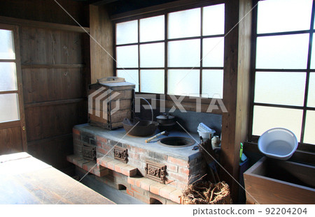 Kitchen with old-fashioned kamado in the restored house of "Izumi-Fumoto Samurai Residences" in Izumi City, Kagoshima Prefecture_03 Kitchen with old-fashioned kamado in the restored house of "Izumi-Fumoto Samurai Residences" in Izumi City, Kagoshima Prefecture_03 92204204