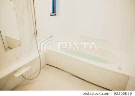 A bathtub A bathtub 92206639