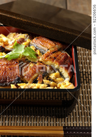 Eel broiled eel with eggs and trefoil on top 92206656