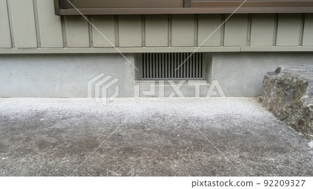 Underfloor ventilation of Japanese food stalls 92209327
