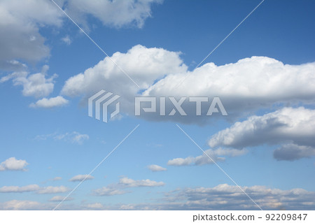 藍天和白色雲彩 藍天和白色雲彩 92209847