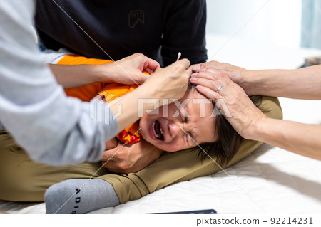 耳朵清潔嬰兒 92214231