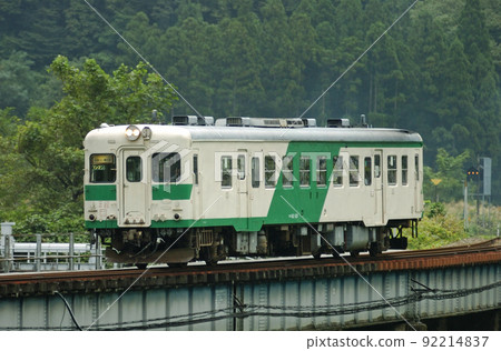 大糸線 Kotaki-Nechi JR West Kiha 52-125（富山） 92214837