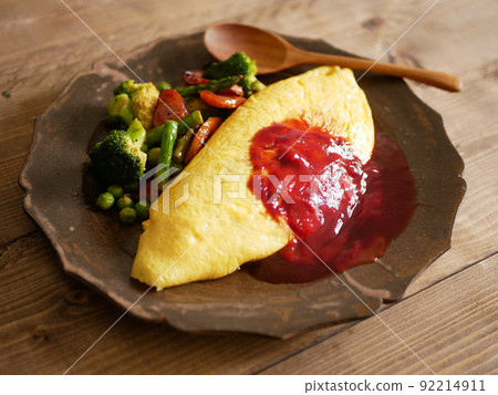 Omelette rice  92214911
