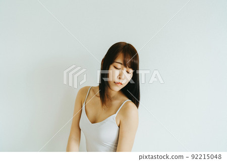 Young woman relaxing 92215048