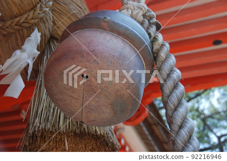 Haiden bell (Hinomisaki Shrine / Hinomisaki, Taisha-cho, Izumo City, Shimane Prefecture) Haiden bell (Hinomisaki Shrine / Hinomisaki, Taisha-cho, Izumo City, Shimane Prefecture) 92216946