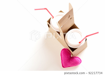 Takeaway composition with plastic disposable cups and straws 92217734