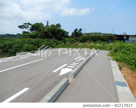 無法徵地的未開通道路，道路被切斷 92217917