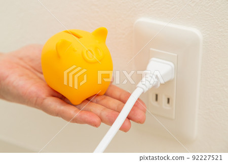 插座和存錢罐(電費單圖片) 插座和存錢罐(電費單圖片) 92227521