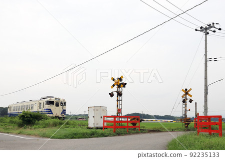 接近北條鐵道阿比奇站的柴油列車（兵庫縣葛西市） 92235133