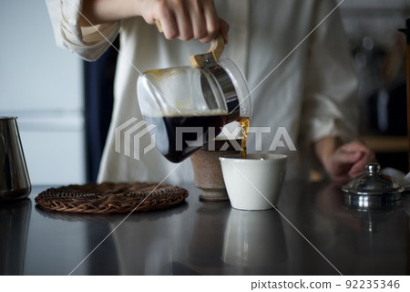 Coffee brewed by hand drip 92235346