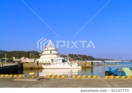 三隅港渡輪碼頭“藍天和海港風光” 三隅港渡輪碼頭“藍天和海港風光” 92235774