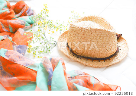 Straw hat summer outing Straw hat summer outing 92236018