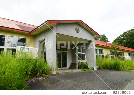 Mukawa Municipal Tomiuchi Elementary School (closed) 92239001