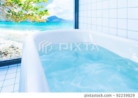 Sea view from the bathtub Sea view from the bathtub 92239829