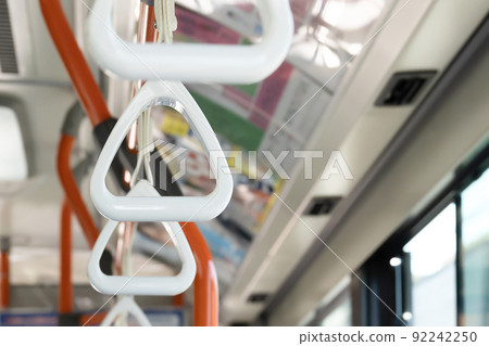 公共汽車內部的圖像 92242250