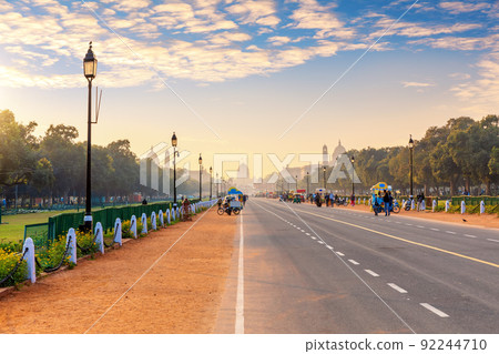 Sunset road to the Presidential Residance or Rashtrapati Bhavan, New Delhi, India Sunset road to the Presidential Residance or Rashtrapati Bhavan, New Delhi, India 92244710