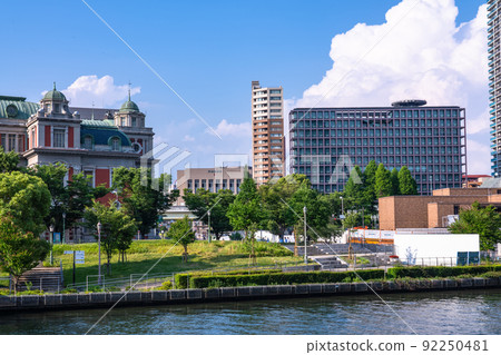 《大阪府》中之島和大阪市中心的街景 92250481