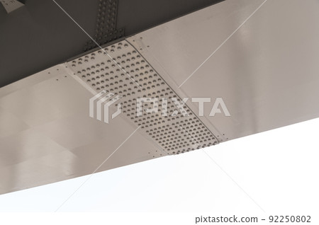 Riveting of bridges 92250802