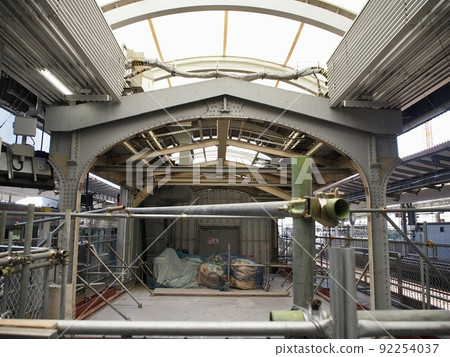 JR Osaka Station, home construction, railway station equipment, low angle, JR West, station scenery, railway fans, interesting railway photos JR Osaka Station, home construction, railway station equipment, low angle, JR West, station scenery, railway fans, interesting railway photos 92254037