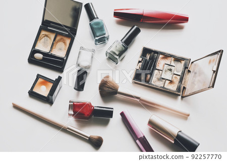 Makeup supplies used 92257770