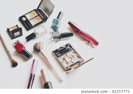 使用的化妝用品 92257771