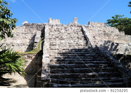 墨西哥坎昆瑪雅文明博物館的瑪雅遺址 墨西哥坎昆瑪雅文明博物館的瑪雅遺址 92258295