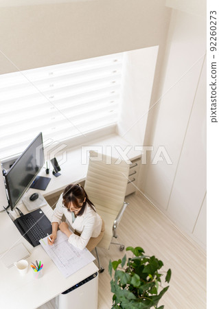 Female first-class architect design office bird's-eye view Female first-class architect design office bird's-eye view 92260273