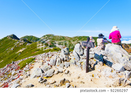 秋天的木曾駒岳徒步（從稻舞嶽山頂眺望木曾駒山） 92260297