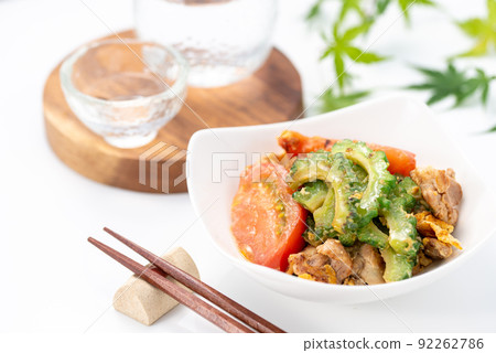 Speaking of summer, bitter gourd chanpuru (Okinawa's specialty) is a dish with tomatoes that makes the taste of bitter melon stand out. Speaking of summer, bitter gourd chanpuru (Okinawa's specialty) is a dish with tomatoes that makes the taste of bitter melon stand out. 92262786