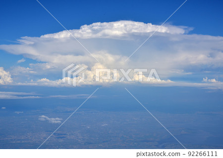 Huge cumulonimbus cloud, cumulonimbus cloud, supercell, aerial view from a regular airliner 92266111