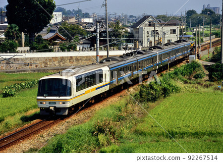 2003 年 6 213 系列在 Uno 線上運行的快速海運客輪 92267514