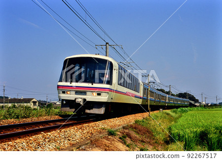 2003 年 6 213 系列在 Uno 線上運行的快速海運客輪 92267517