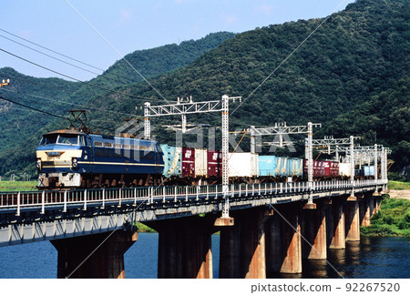 2003 EF6654 container freight train running on the Sanyo Main Line 2003 EF6654 container freight train running on the Sanyo Main Line 92267520
