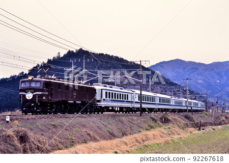 2003 EF58 122 Euroliner running on the Tokaido Line 2003 EF58 122 Euroliner running on the Tokaido Line 92267618