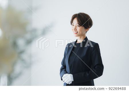 戴白手套的女員工 戴白手套的女員工 92269488