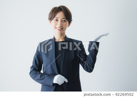 戴白手套的女員工 92269502