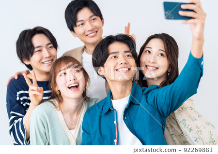 College student campus life smartphone Gen Z selfie friends friends College student campus life smartphone Gen Z selfie friends friends 92269881