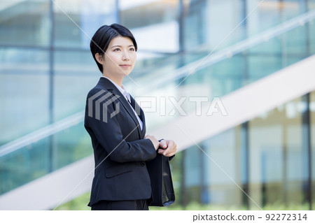 Job hunting female portrait shooting cooperation "LINK FOREST" 92272314