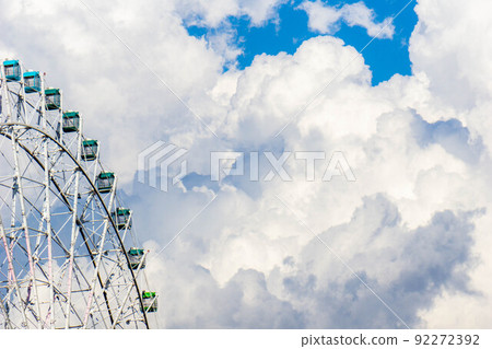 Ferris wheel sky clouds 92272392