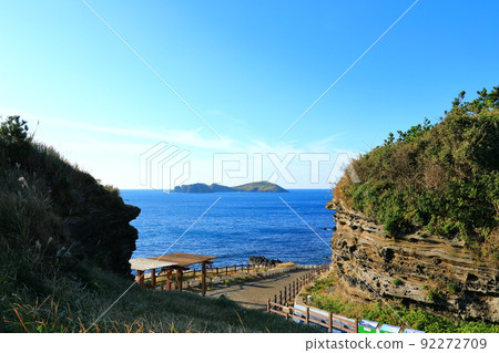 Suwolbong geological trail, snow layer, coast, beach, cliff, lava, Eongal coast, promenade, 92272709