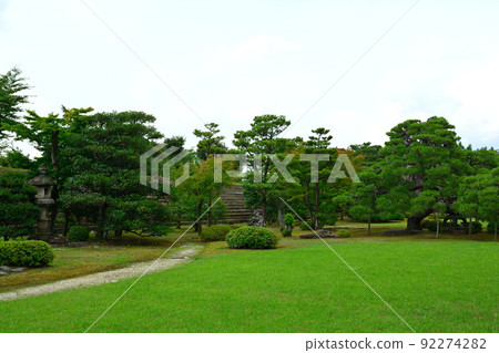 日本的100個精美城堡,二條城本丸花園 日本的100個精美城堡,二條城本丸花園 92274282