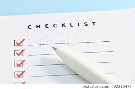 清單和圓珠筆 清單和圓珠筆 92283475