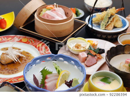 Dinner course meal at the hotel's Japanese restaurant 92286394