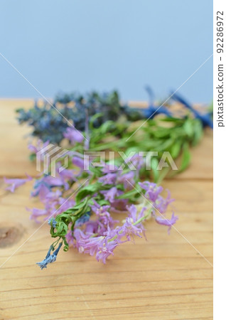 淡色乾花花束 淡色乾花花束 92286972