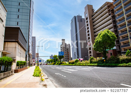 It is a view of the east from Kokutaijimachi on Route 2. There are many office buildings and condominiums. Hiroshima It is a view of the east from Kokutaijimachi on Route 2. There are many office buildings and condominiums. Hiroshima 92287787